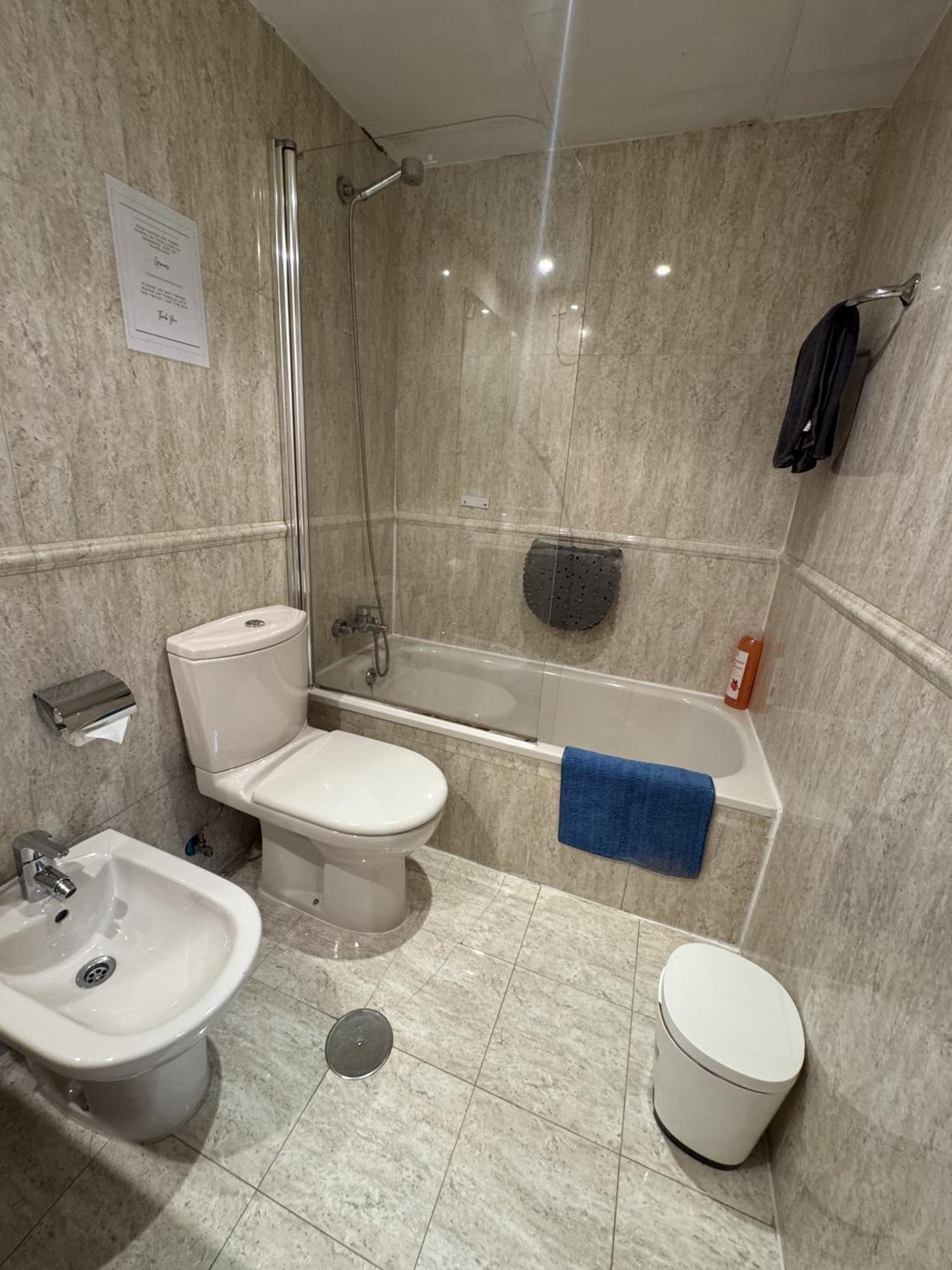 Casa Con Piscina Apartment Madrid Luaran gambar